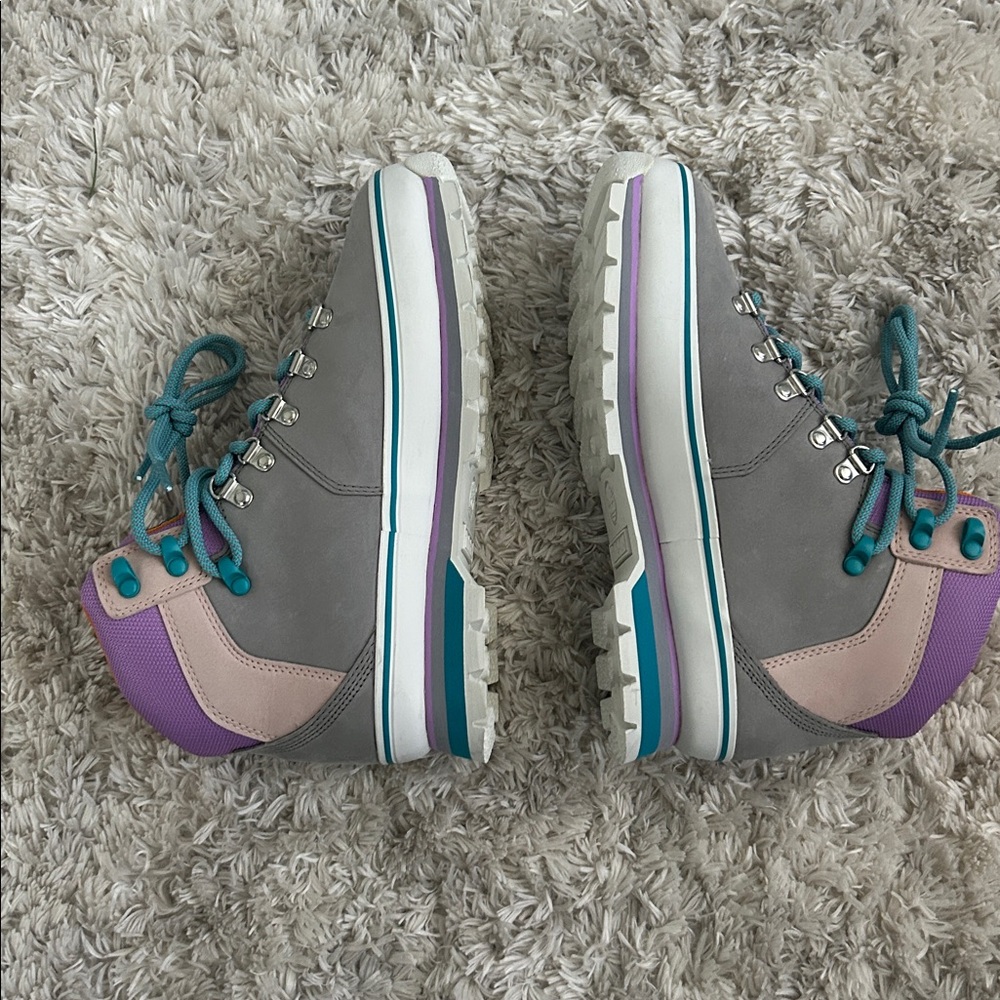 Timberland Gray and Purple Boots with Teal Laces - Picture 4 of 7